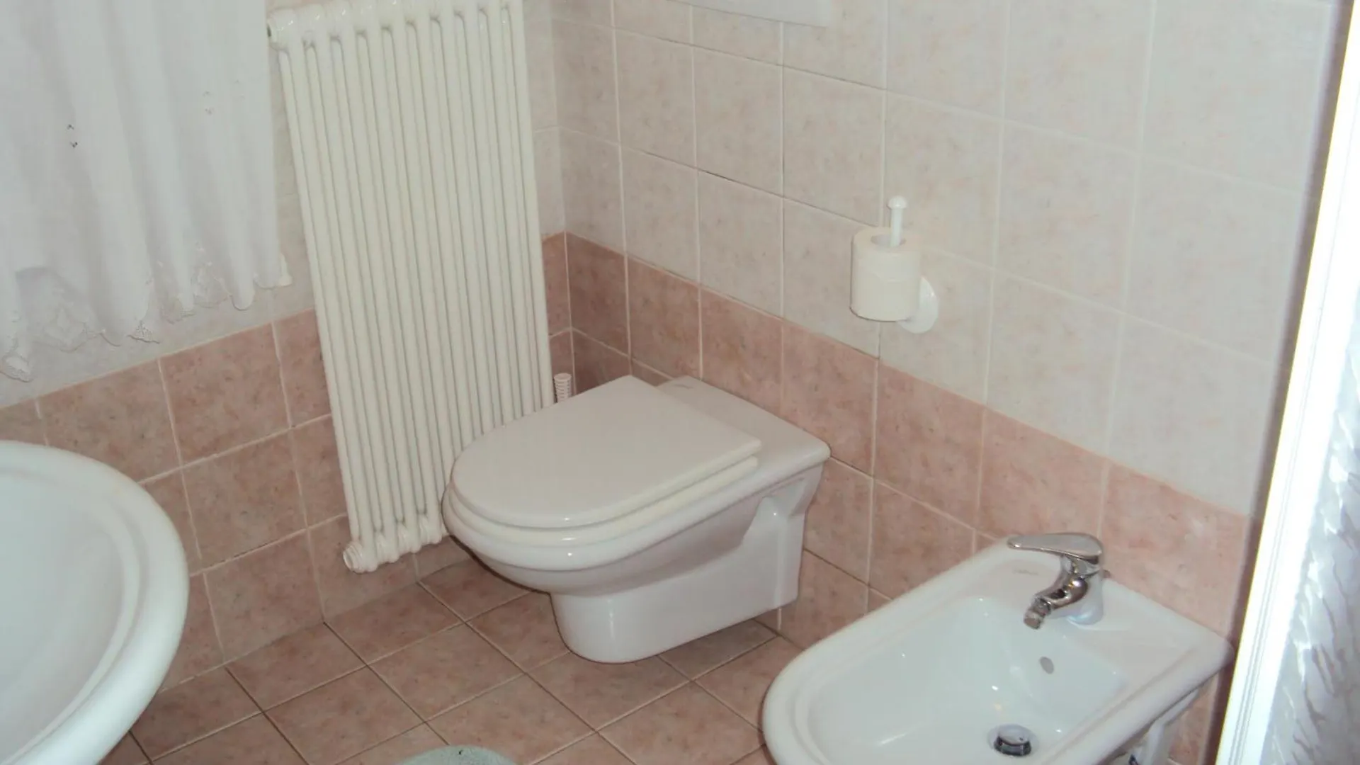 Apartment La Casa Di Beppe Appartamento E Camere Danta Italy